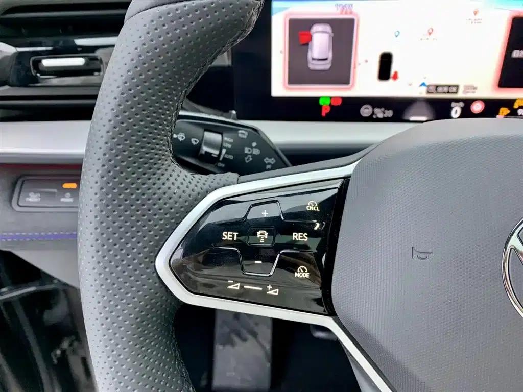 2025 Teramont Pro 450TSI 4WD Summit Edition — миниатюра 20