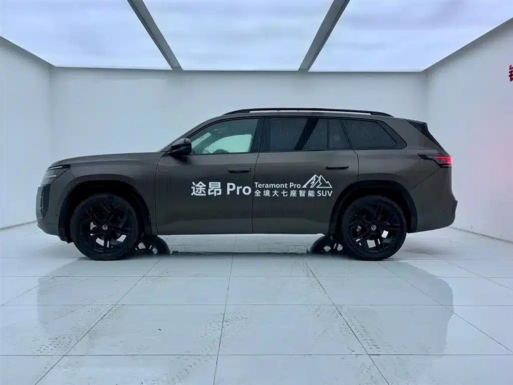 2025 Teramont Pro 450TSI 4WD Summit Edition — миниатюра 3