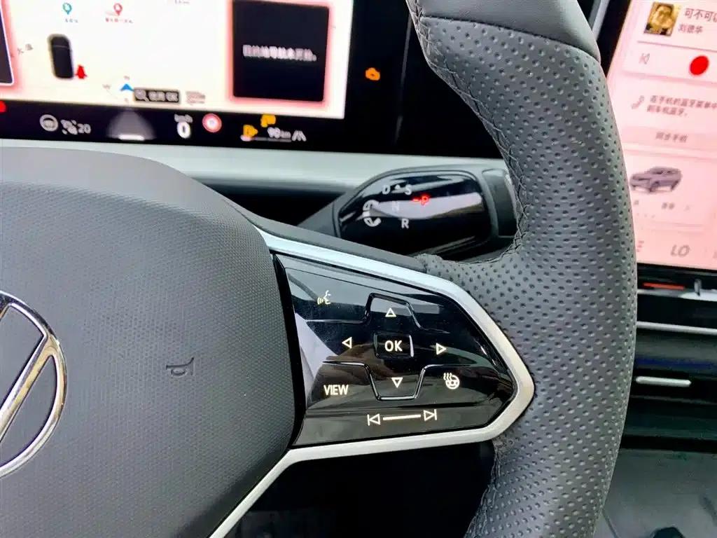 2025 Teramont Pro 450TSI 4WD Summit Edition — миниатюра 21