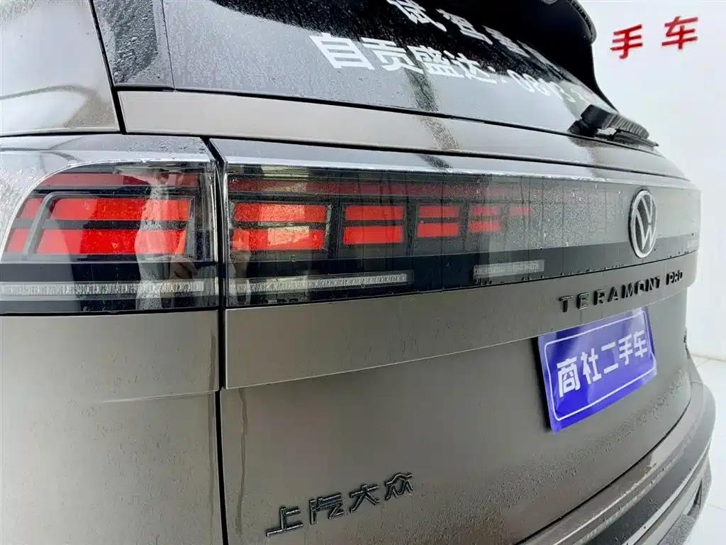 2025 Teramont Pro 450TSI 4WD Summit Edition — миниатюра 8