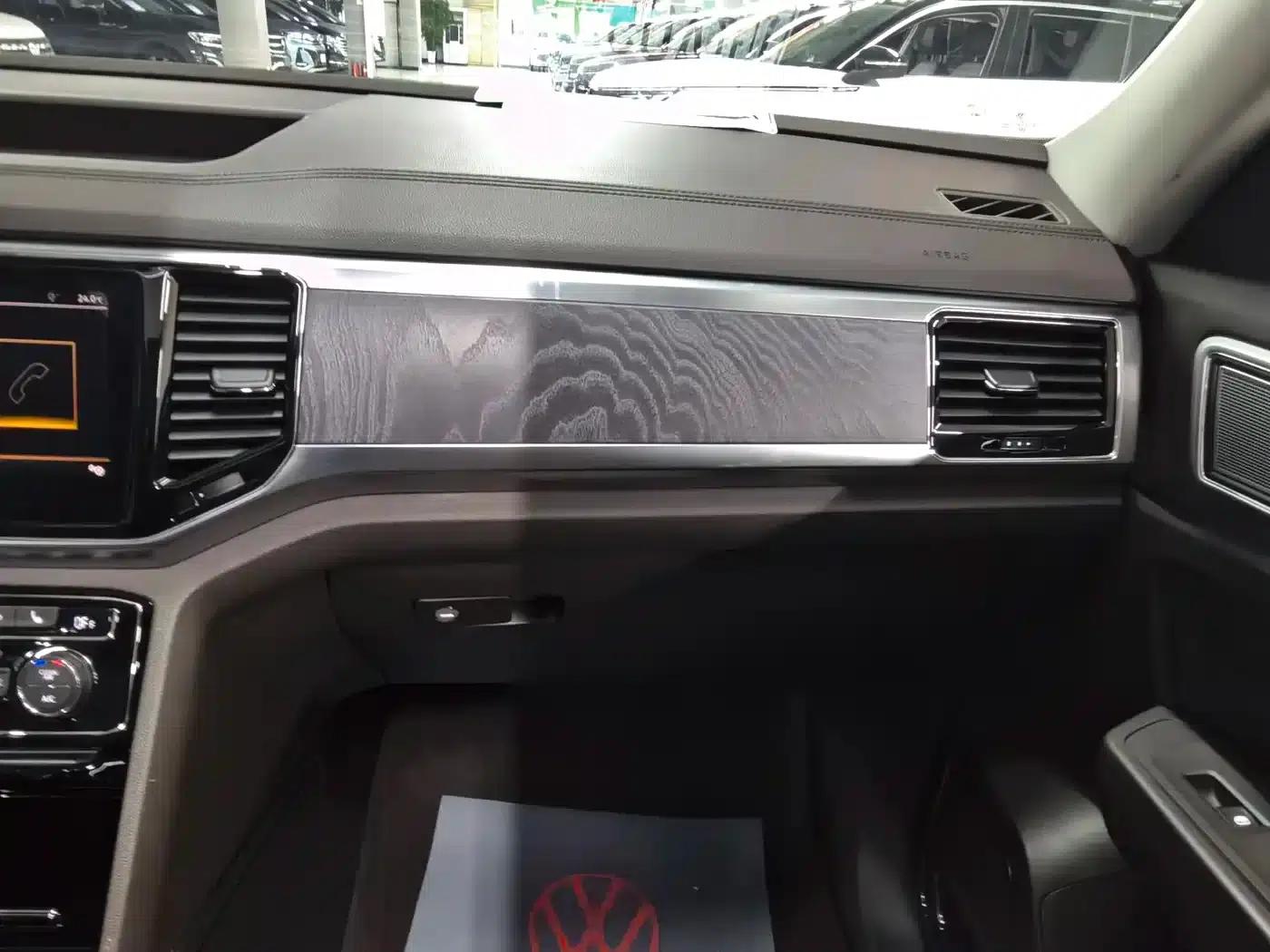 Teramont 2019 530 V6 4WD Flagship Edition (National V Emission Standard) — миниатюра 23