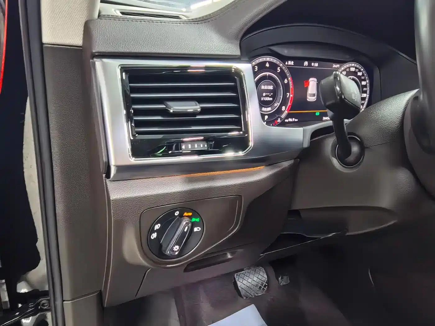 Teramont 2019 530 V6 4WD Flagship Edition (National V Emission Standard) — миниатюра 10