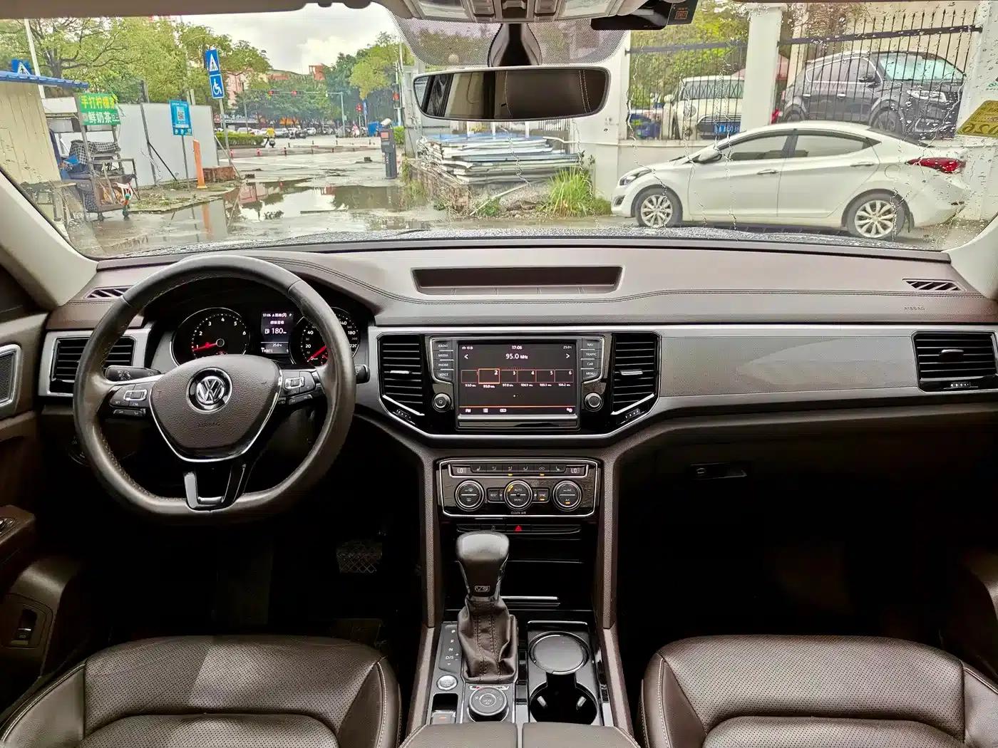 2017 Volkswagen Teramont 530 V6 AWD Luxury Edition — миниатюра 5
