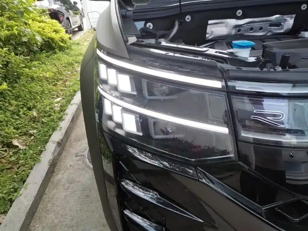 2025 Teramont Pro 450TSI 4WD Summit Edition — миниатюра 13