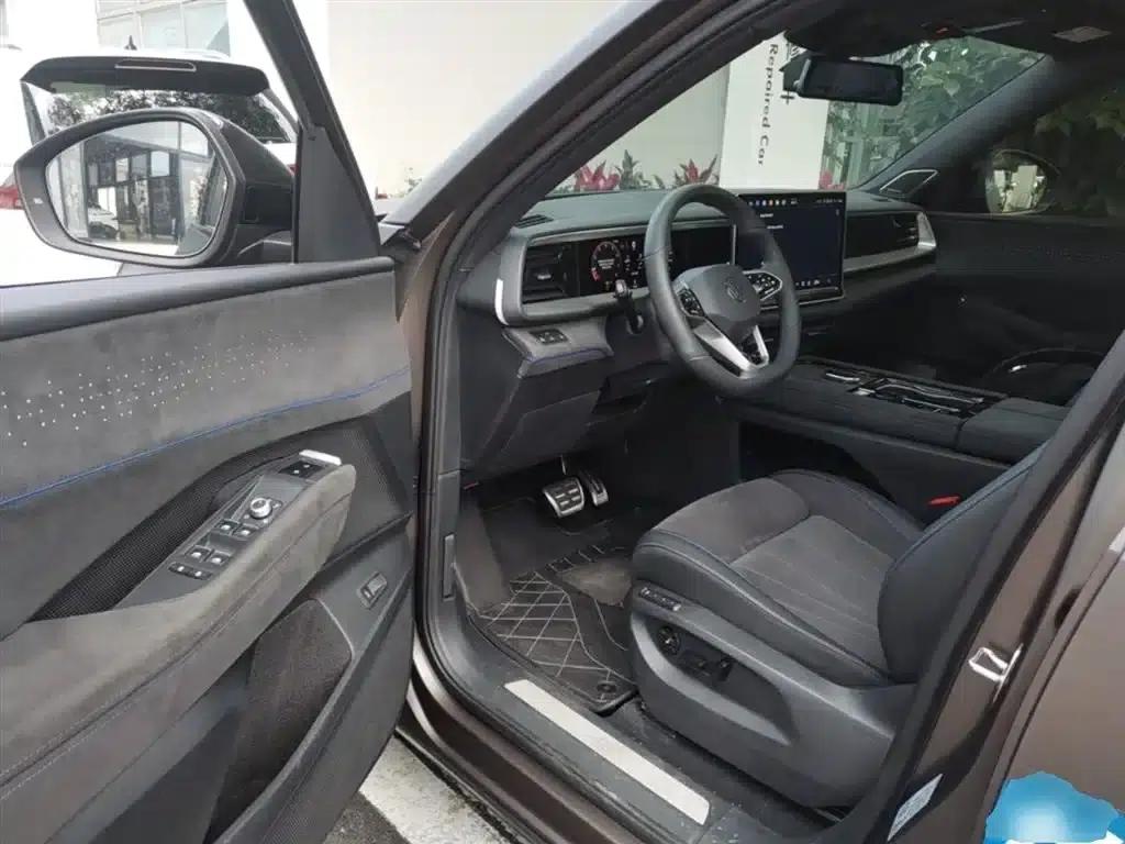 2025 Teramont Pro 450TSI 4WD Summit Edition — миниатюра 23