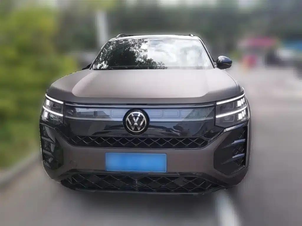 2025 Teramont Pro 450TSI 4WD Summit Edition — миниатюра 5