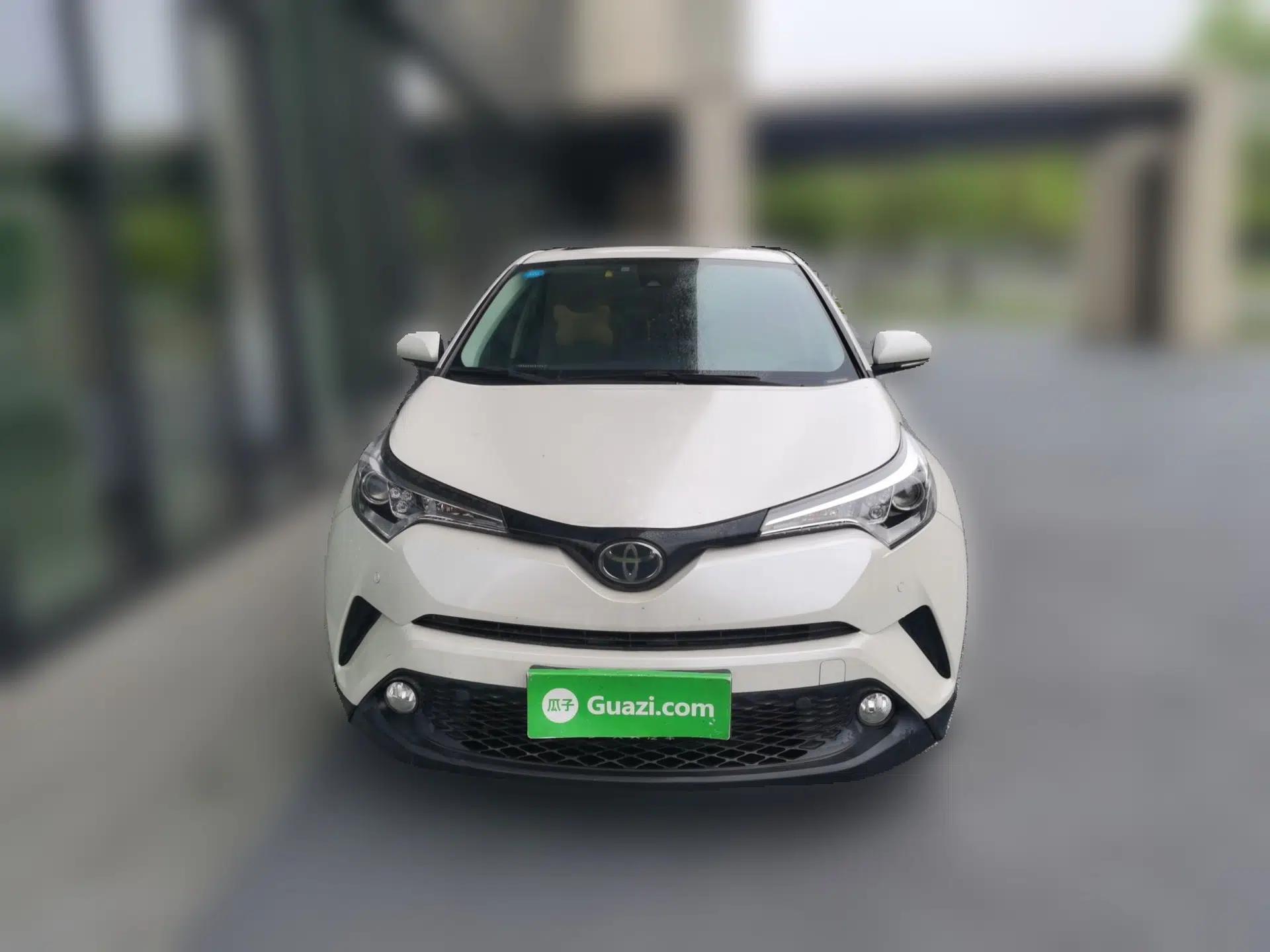Toyota C-HR 2018 2.0L Leading with Sunroof China VI Standard — миниатюра 2