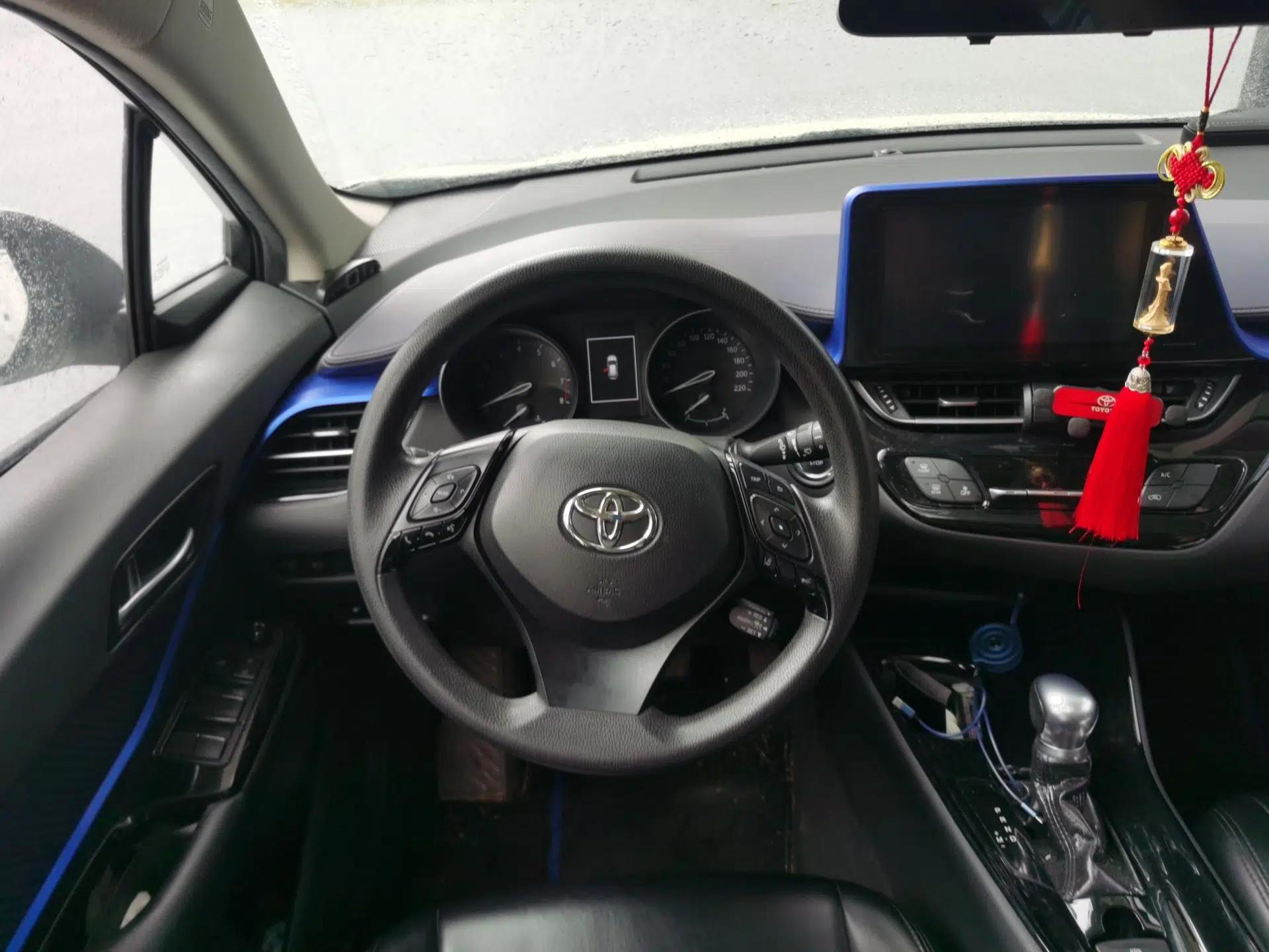 Toyota C-HR 2018 2.0L Leading with Sunroof China VI Standard — миниатюра 11