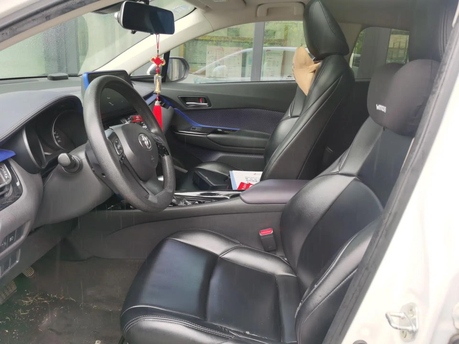Toyota C-HR 2018 2.0L Leading with Sunroof China VI Standard — миниатюра 16