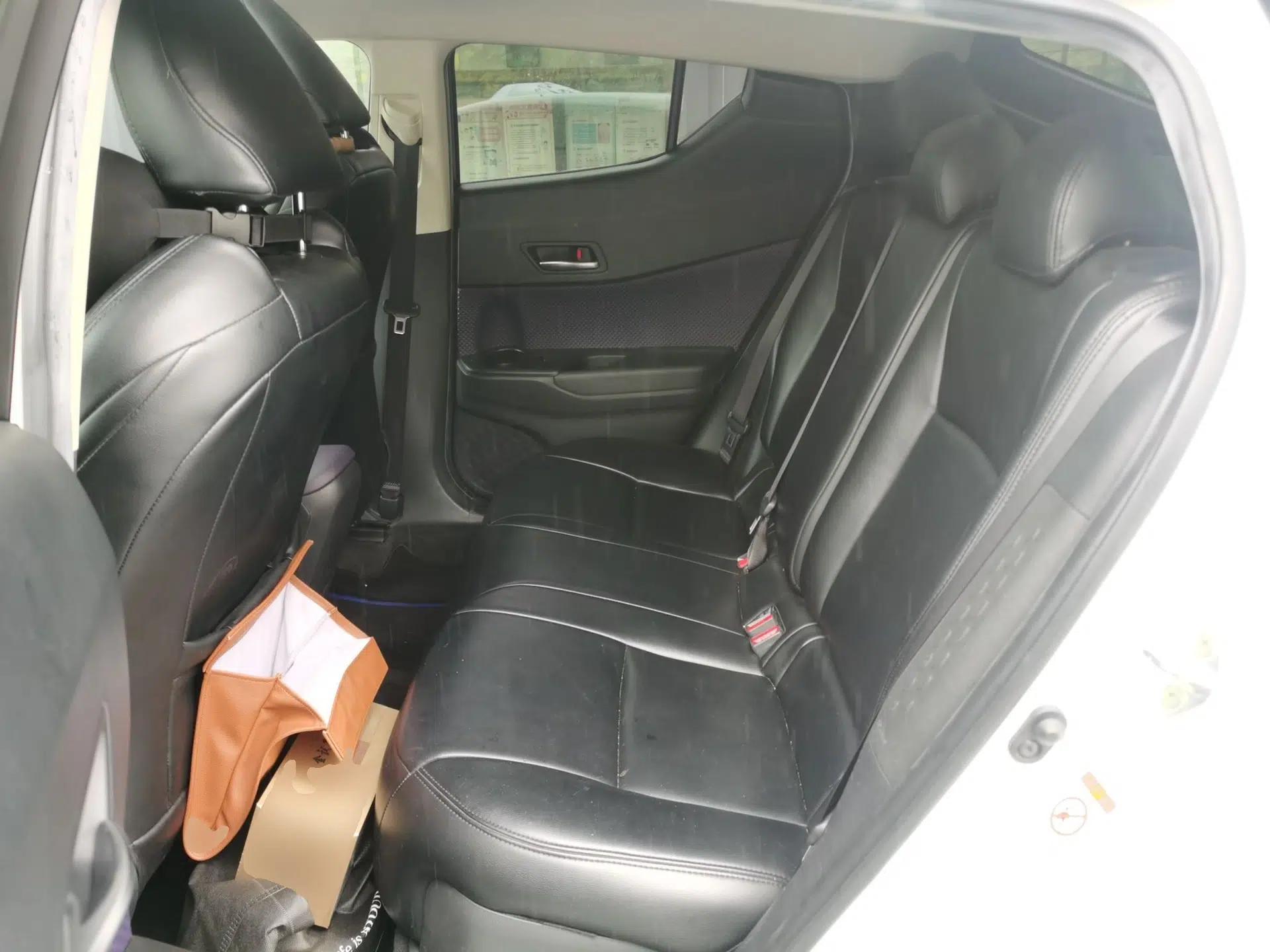 Toyota C-HR 2018 2.0L Leading with Sunroof China VI Standard — миниатюра 18