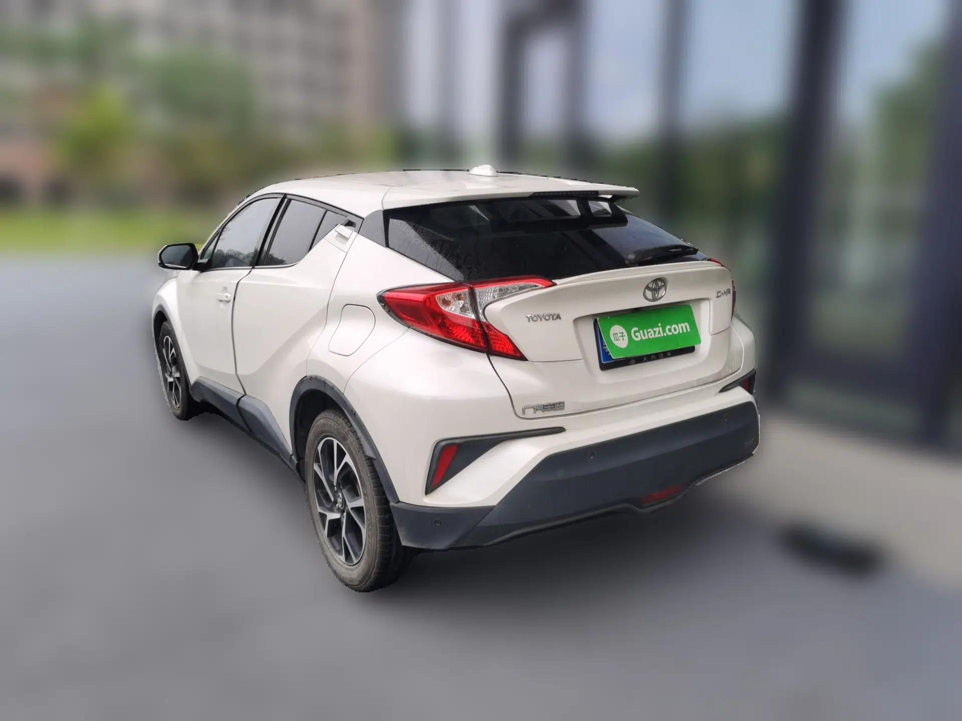 Toyota C-HR 2018 2.0L Leading with Sunroof China VI Standard — миниатюра 4