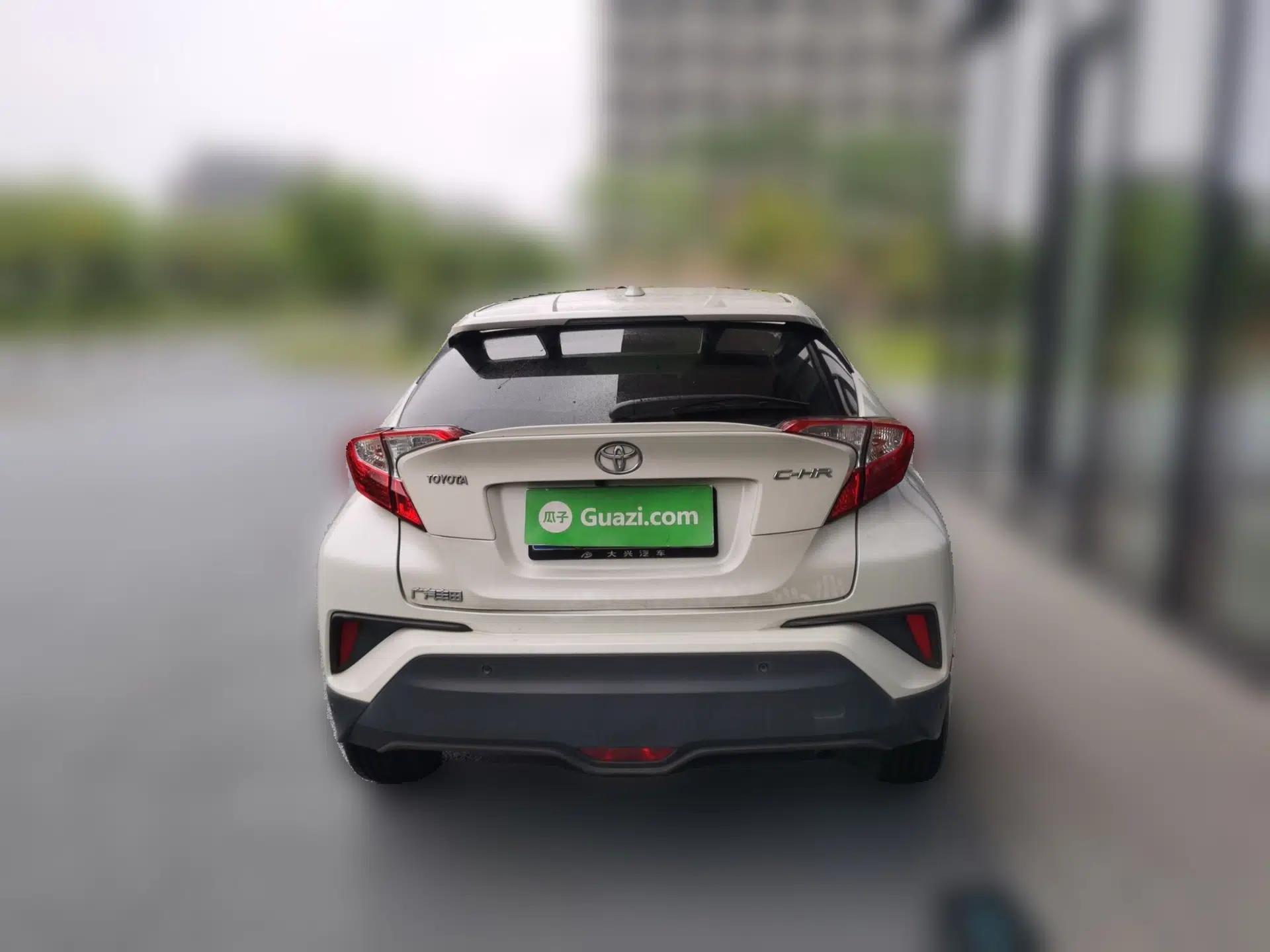 Toyota C-HR 2018 2.0L Leading with Sunroof China VI Standard — миниатюра 5