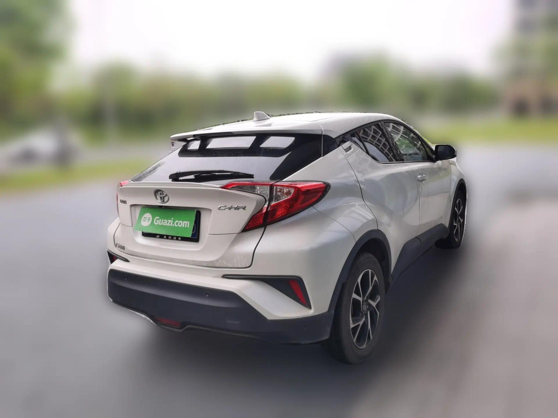 Toyota C-HR 2018 2.0L Leading with Sunroof China VI Standard — миниатюра 6