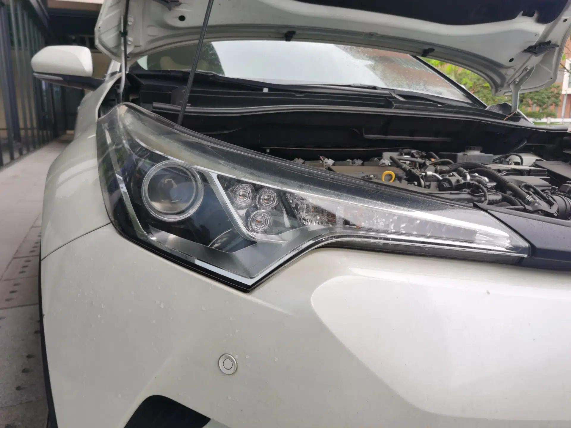 Toyota C-HR 2018 2.0L Leading with Sunroof China VI Standard — миниатюра 7