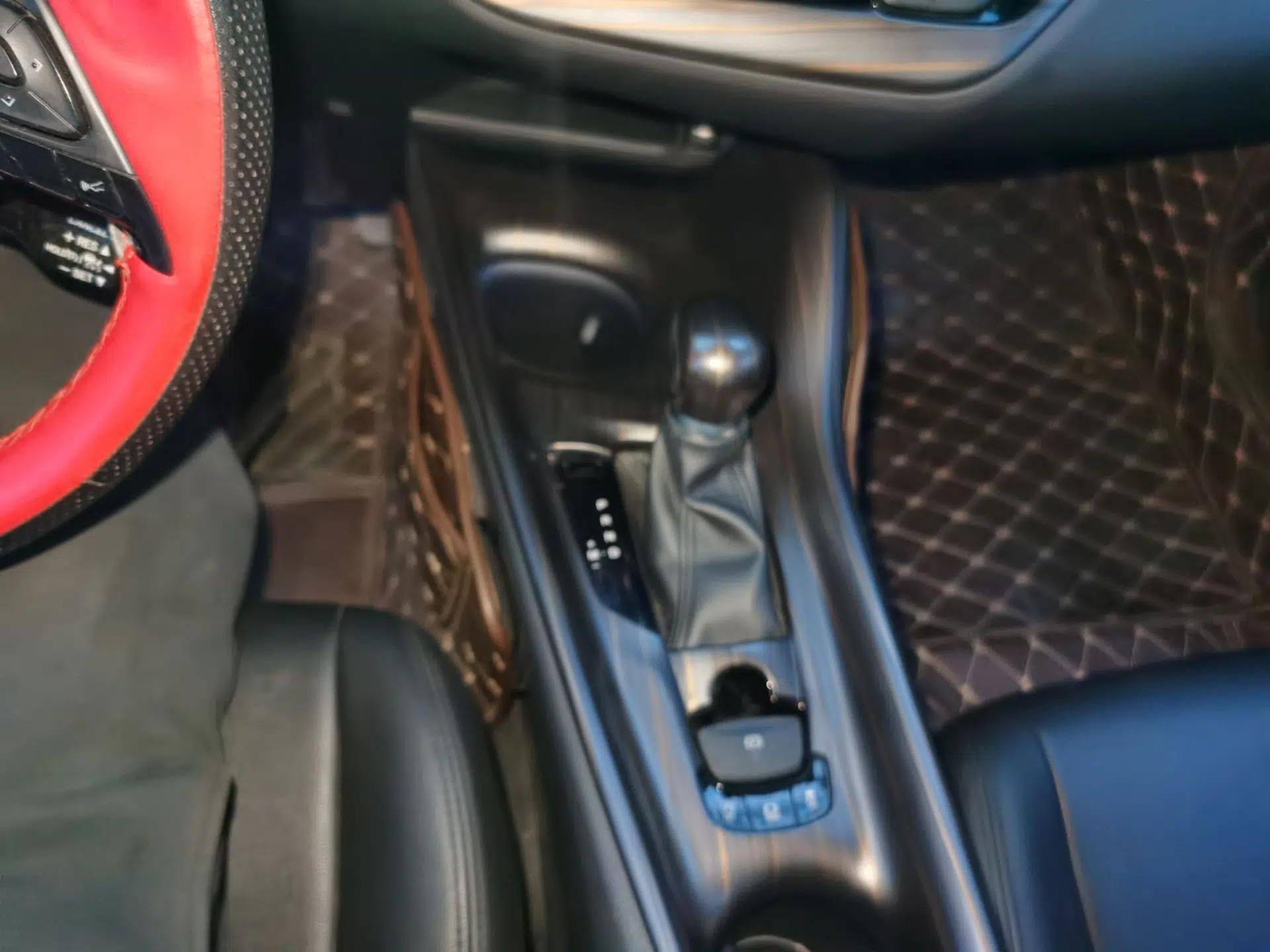 Toyota C-HR 2018 2.0L Leading Edition China VI — миниатюра 15