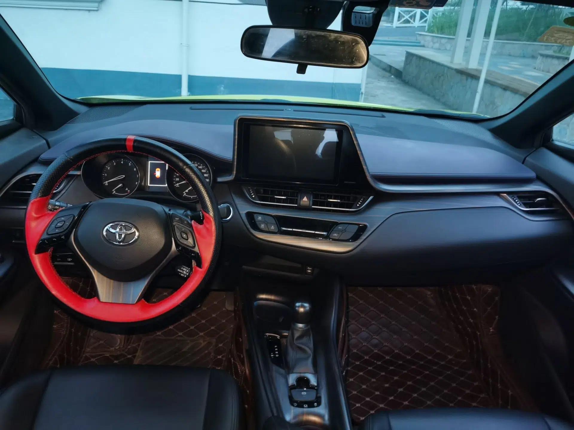 Toyota C-HR 2018 2.0L Leading Edition China VI — миниатюра 10
