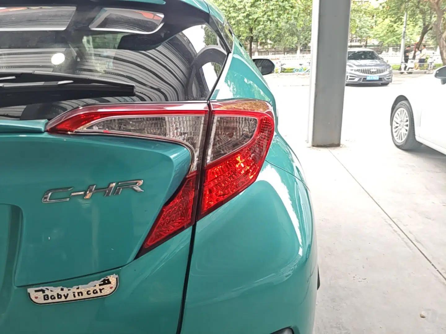 Toyota C-HR 2020 2.0L Leading Edition — миниатюра 8