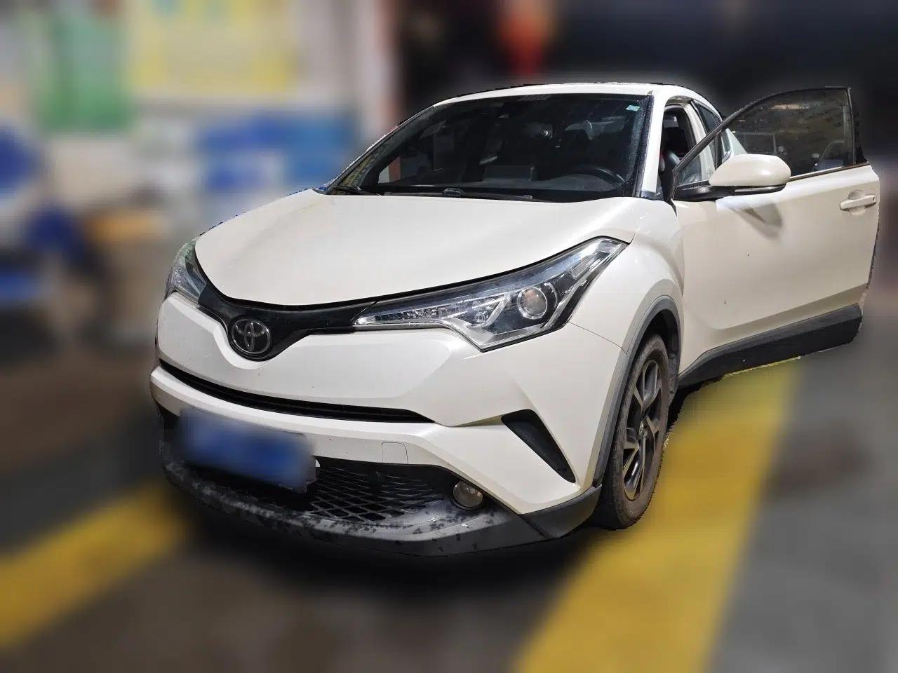 Toyota C-HR 2020 2.0L Leading Edition — миниатюра 1