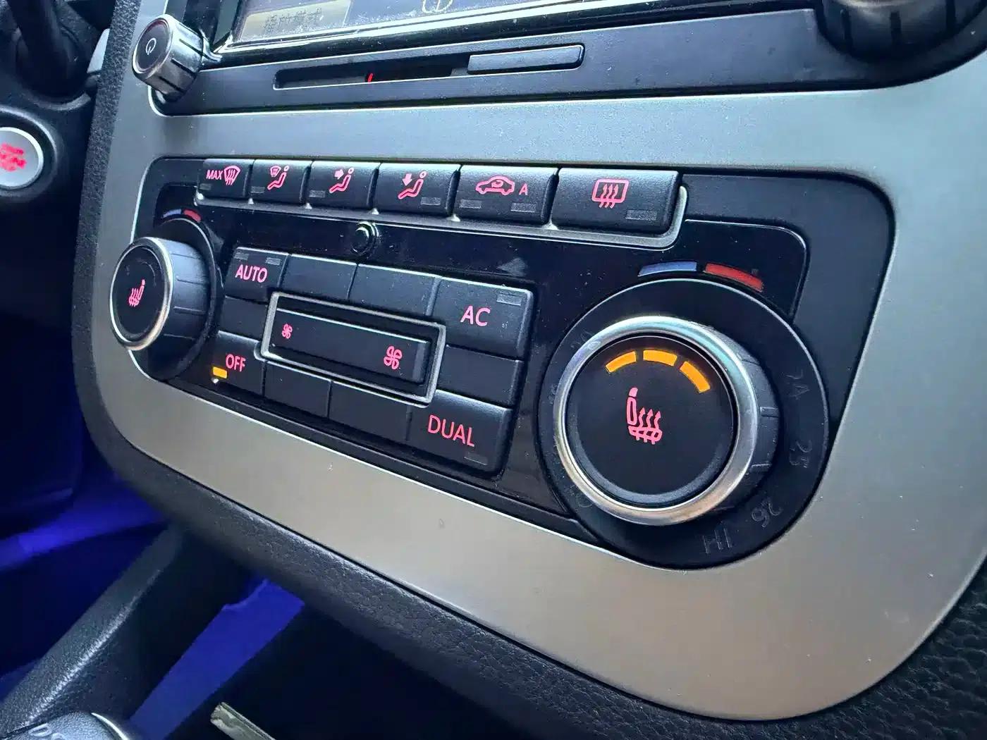 Scirocco 2011 2.0TSI Luxury Edition — миниатюра 17