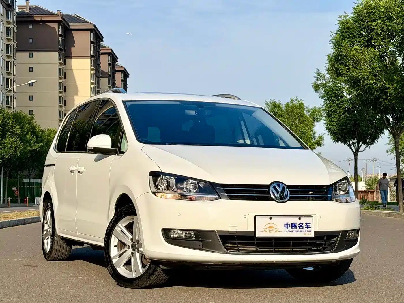 2016 Sharan 380TSI Comfort 7-seater — миниатюра 3
