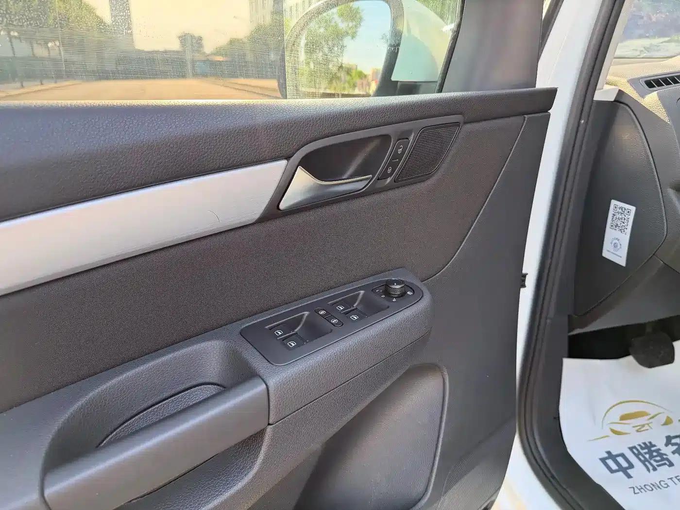 2016 Sharan 380TSI Comfort 7-seater — миниатюра 9