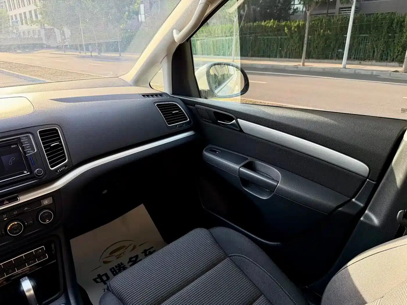 2016 Sharan 380TSI Comfort 7-seater — миниатюра 10