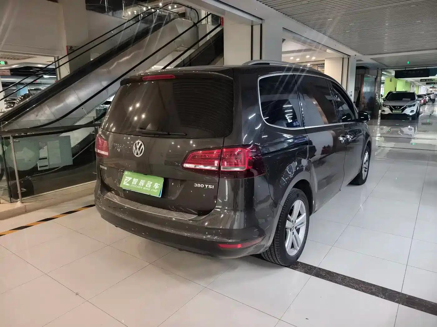 2016 Sharan 380TSI Comfort 7-seater — миниатюра 8