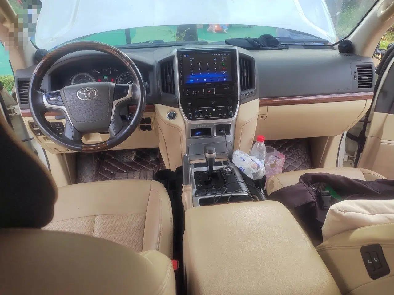 Toyota Land Cruiser  — миниатюра 10