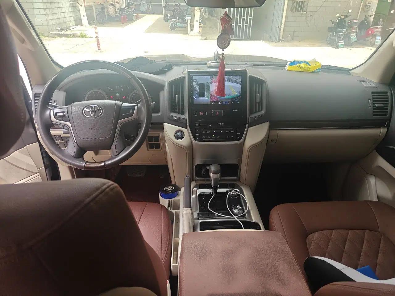 Toyota Land Cruiser  — миниатюра 10