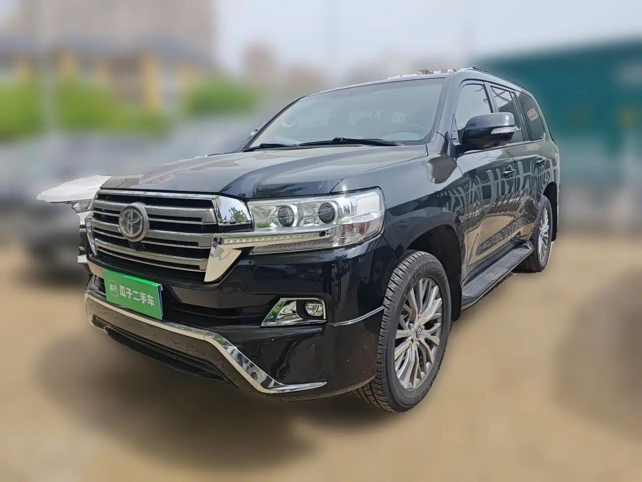 Toyota Land Cruiser 2018 4.0 Iron-Wheel Refrigerator Basic Version with No Electric Base Middle East Market — миниатюра 1