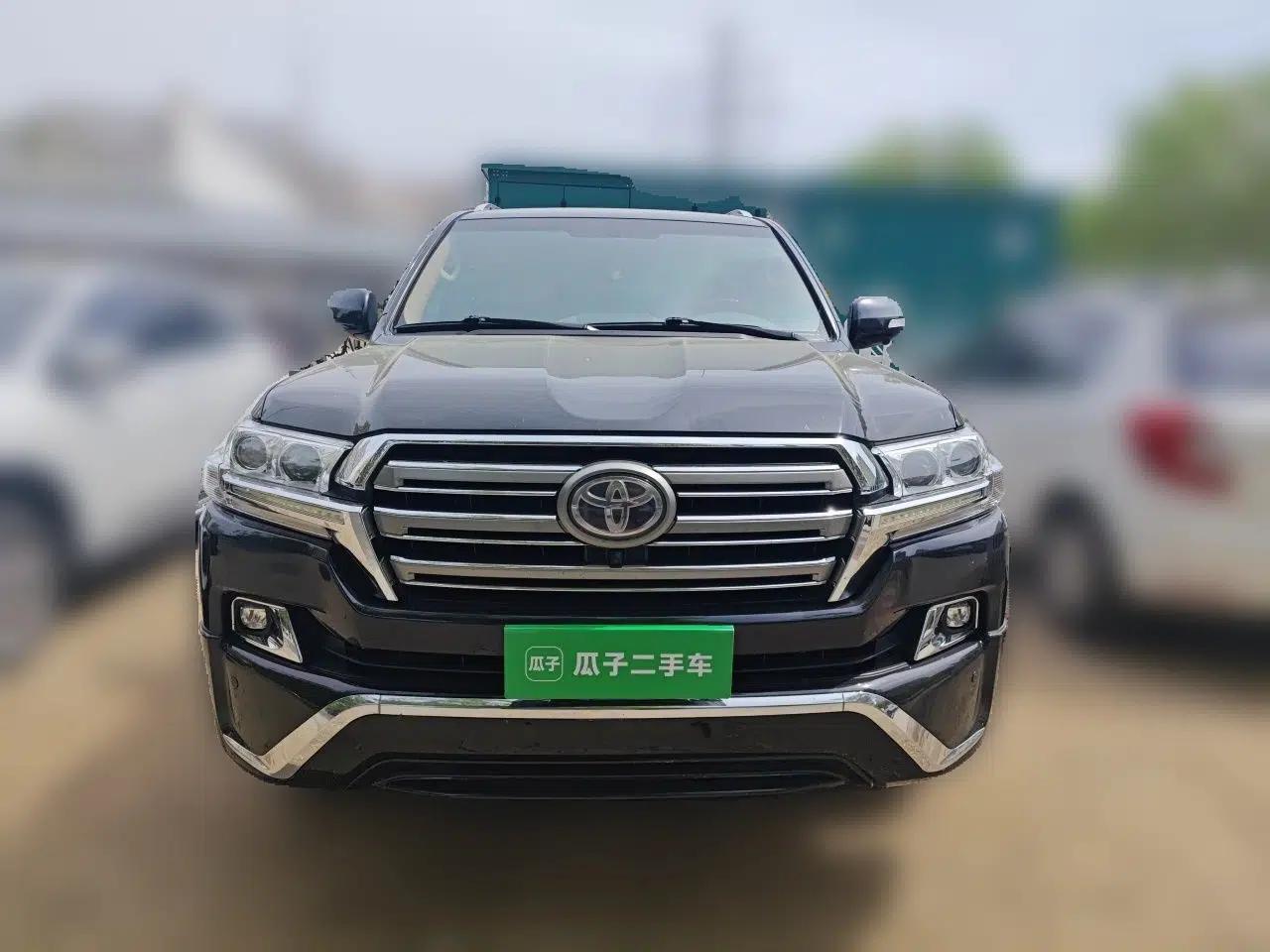 Toyota Land Cruiser 2018 4.0 Iron-Wheel Refrigerator Basic Version with No Electric Base Middle East Market — миниатюра 2