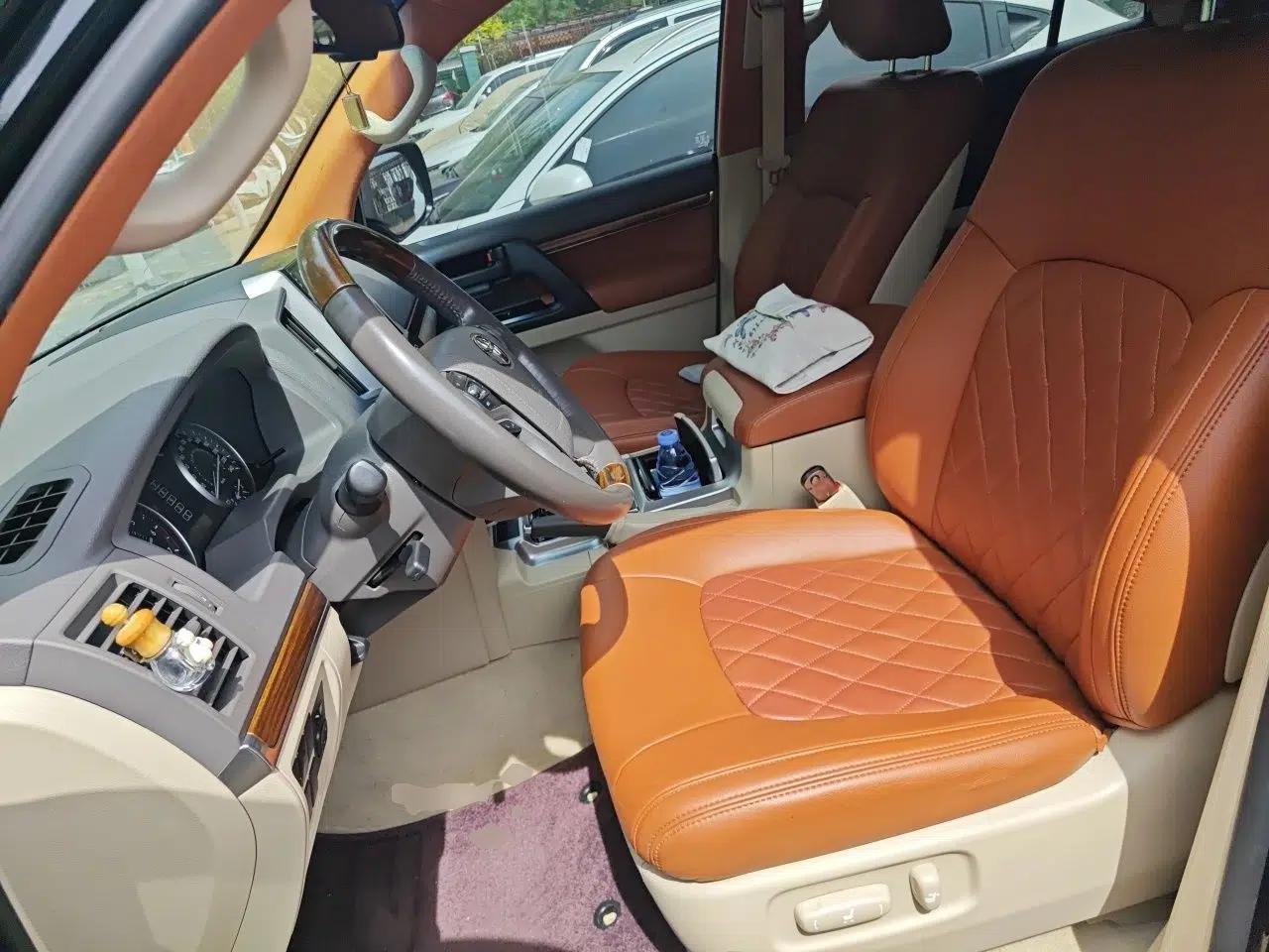 Toyota Land Cruiser 2018 4.0 Iron-Wheel Refrigerator Basic Version with No Electric Base Middle East Market — миниатюра 16
