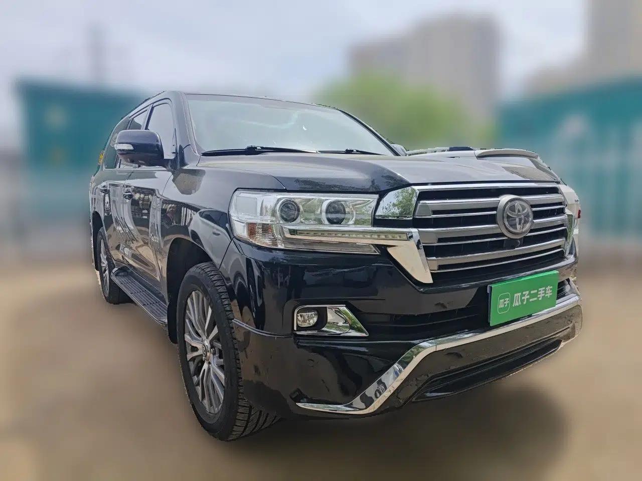 Toyota Land Cruiser 2018 4.0 Iron-Wheel Refrigerator Basic Version with No Electric Base Middle East Market — миниатюра 3