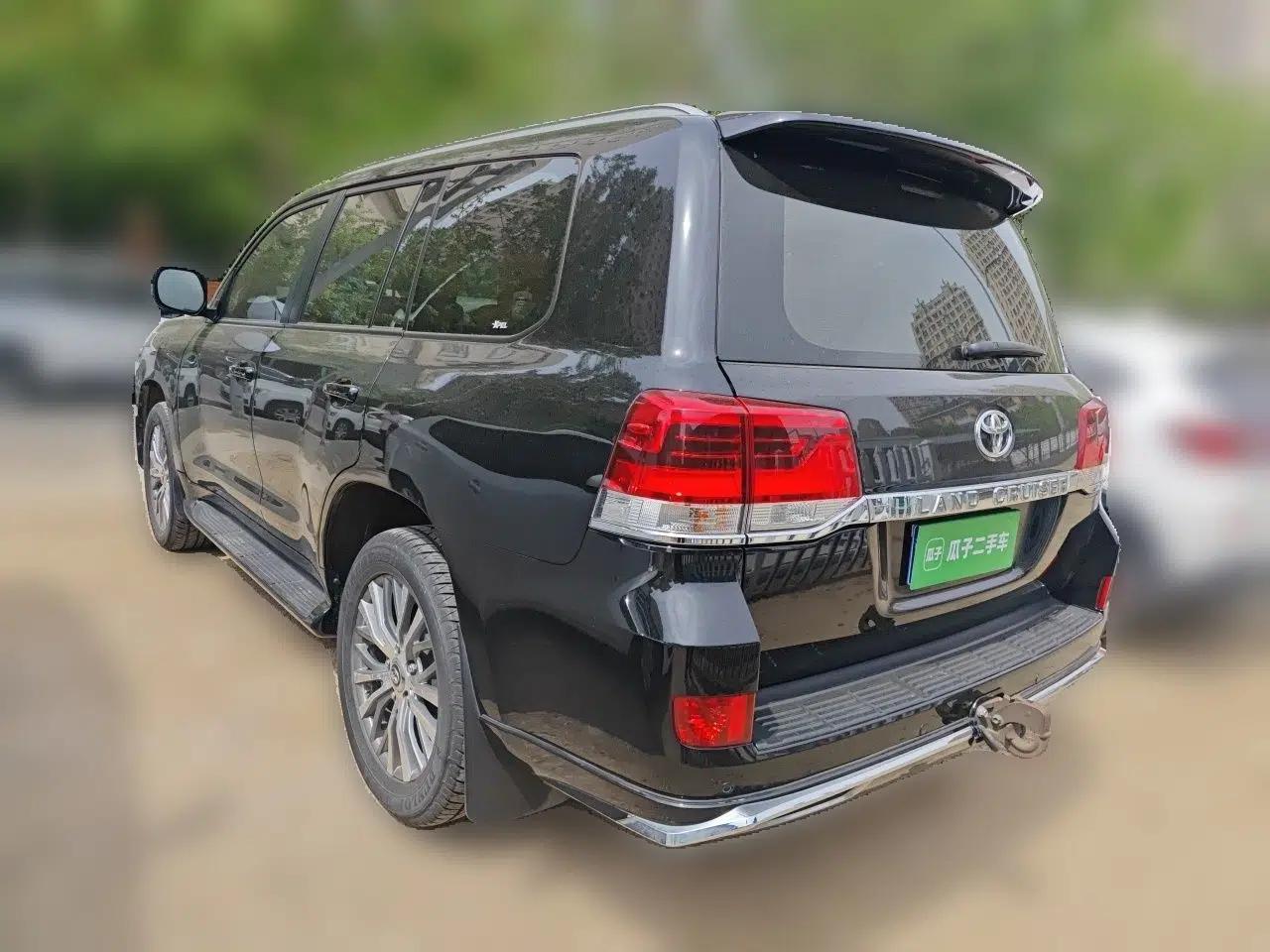 Toyota Land Cruiser 2018 4.0 Iron-Wheel Refrigerator Basic Version with No Electric Base Middle East Market — миниатюра 4