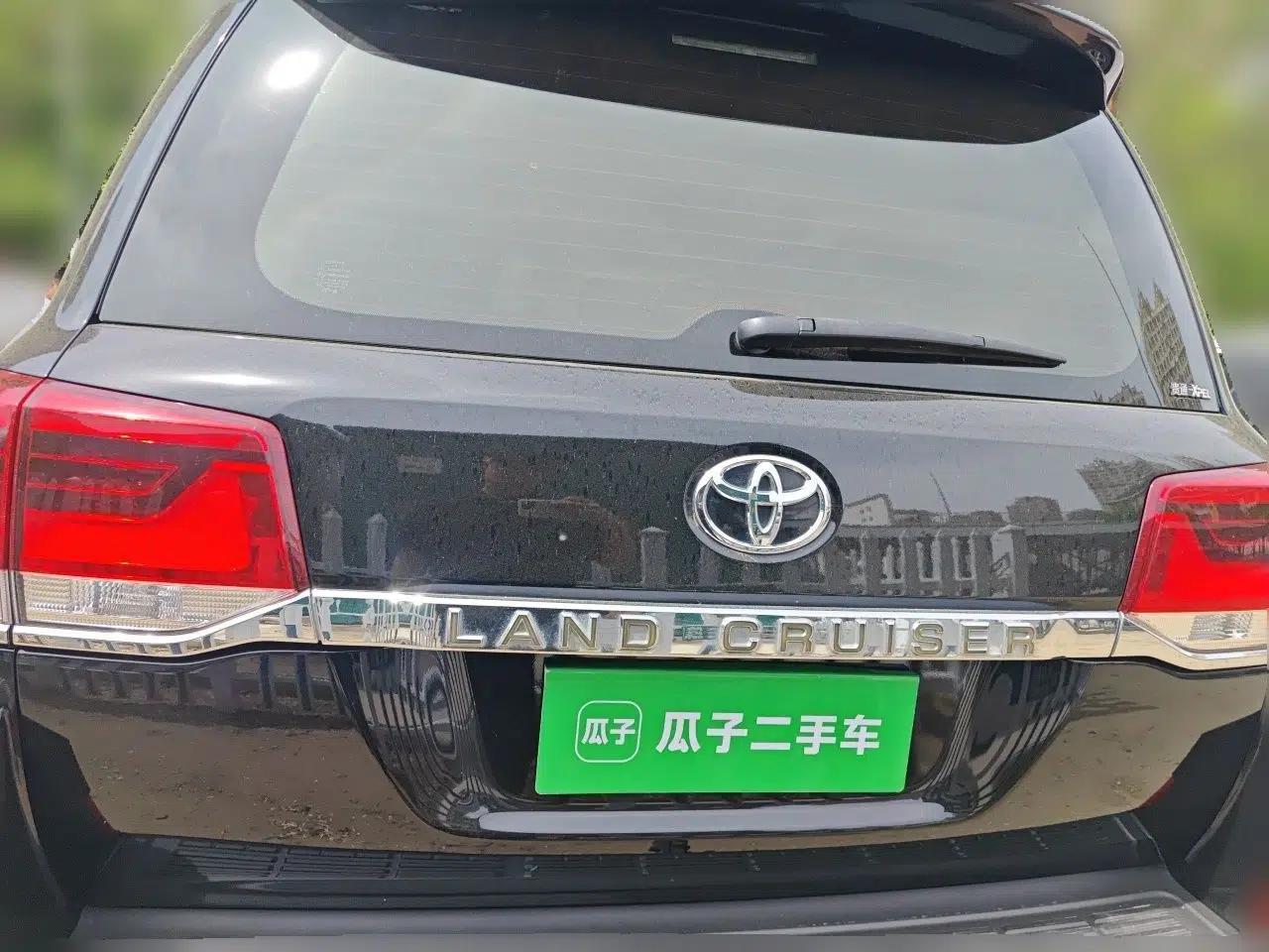 Toyota Land Cruiser 2018 4.0 Iron-Wheel Refrigerator Basic Version with No Electric Base Middle East Market — миниатюра 5