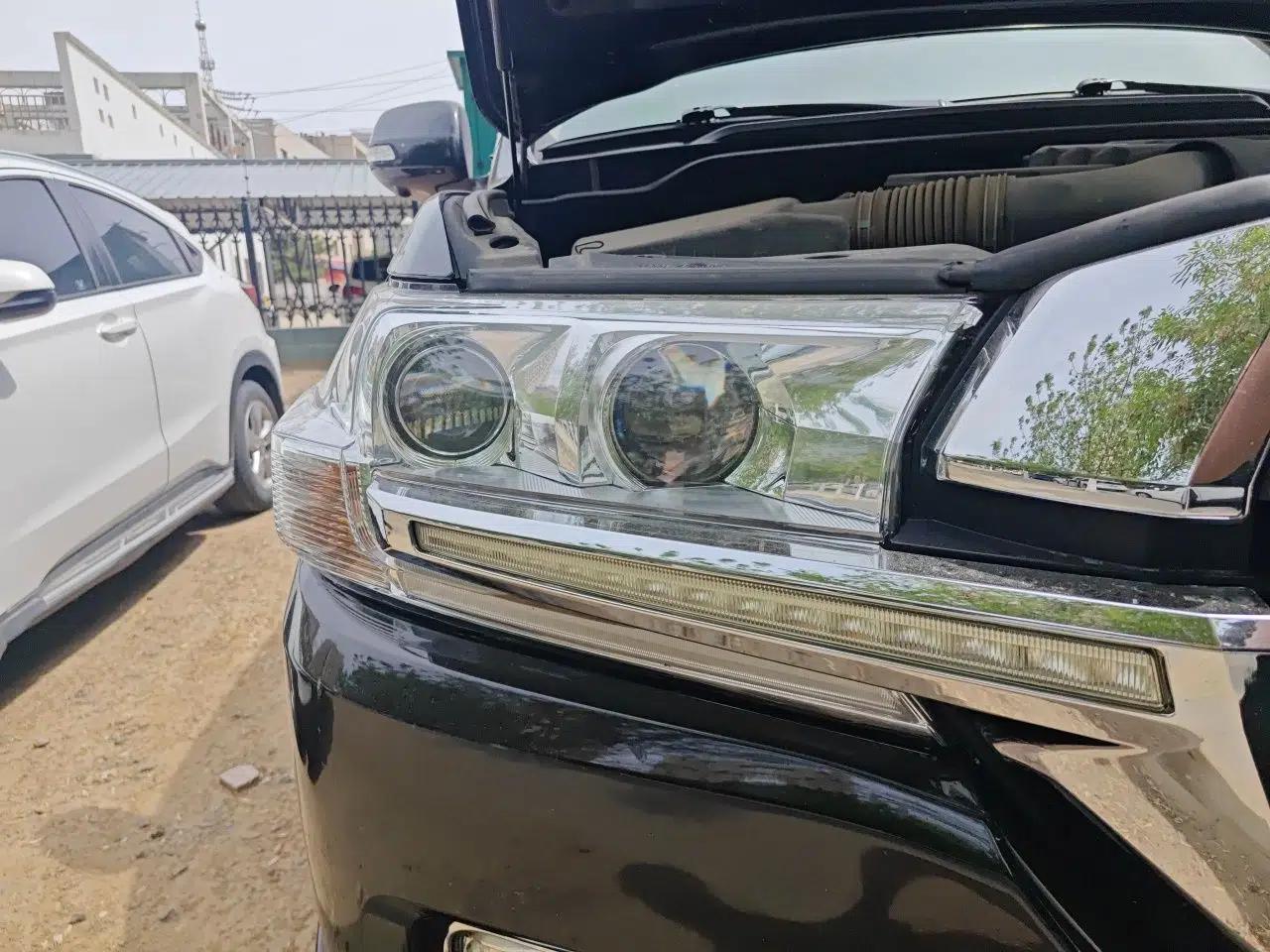Toyota Land Cruiser 2018 4.0 Iron-Wheel Refrigerator Basic Version with No Electric Base Middle East Market — миниатюра 7