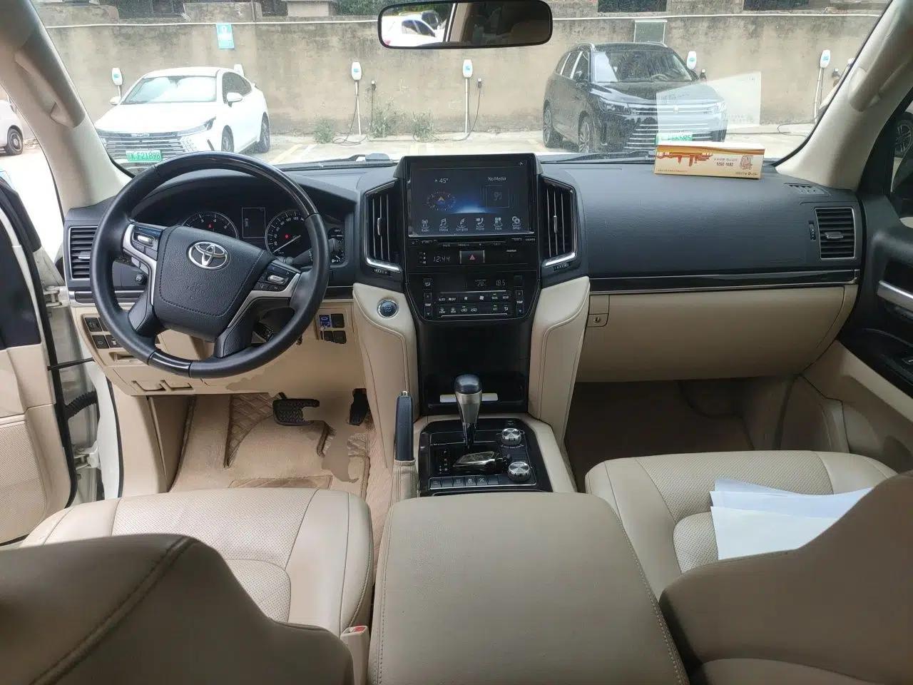 Toyota Land Cruiser  — миниатюра 10