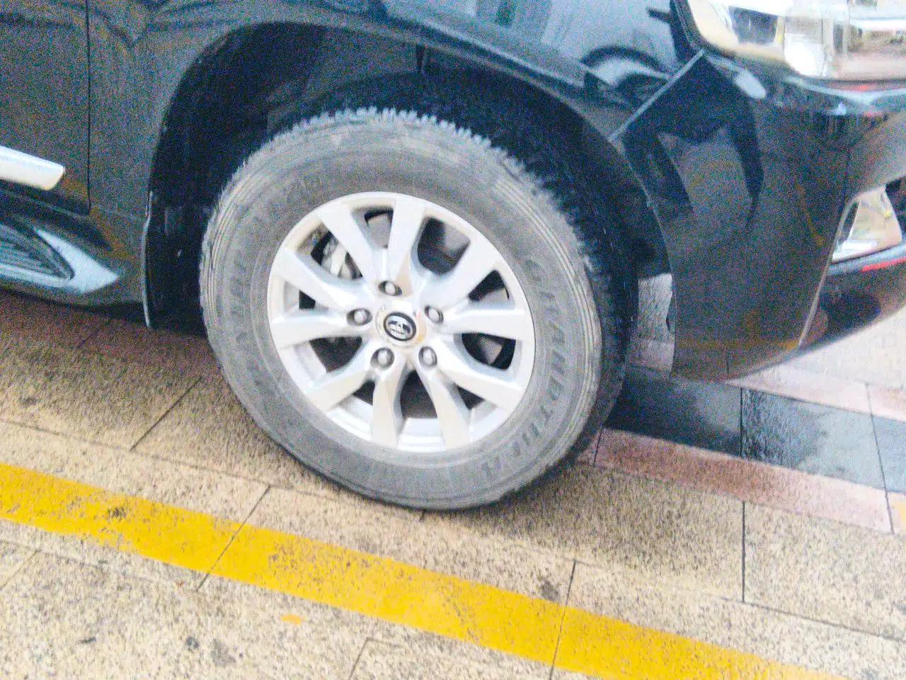 Toyota Land Cruiser  — миниатюра 8