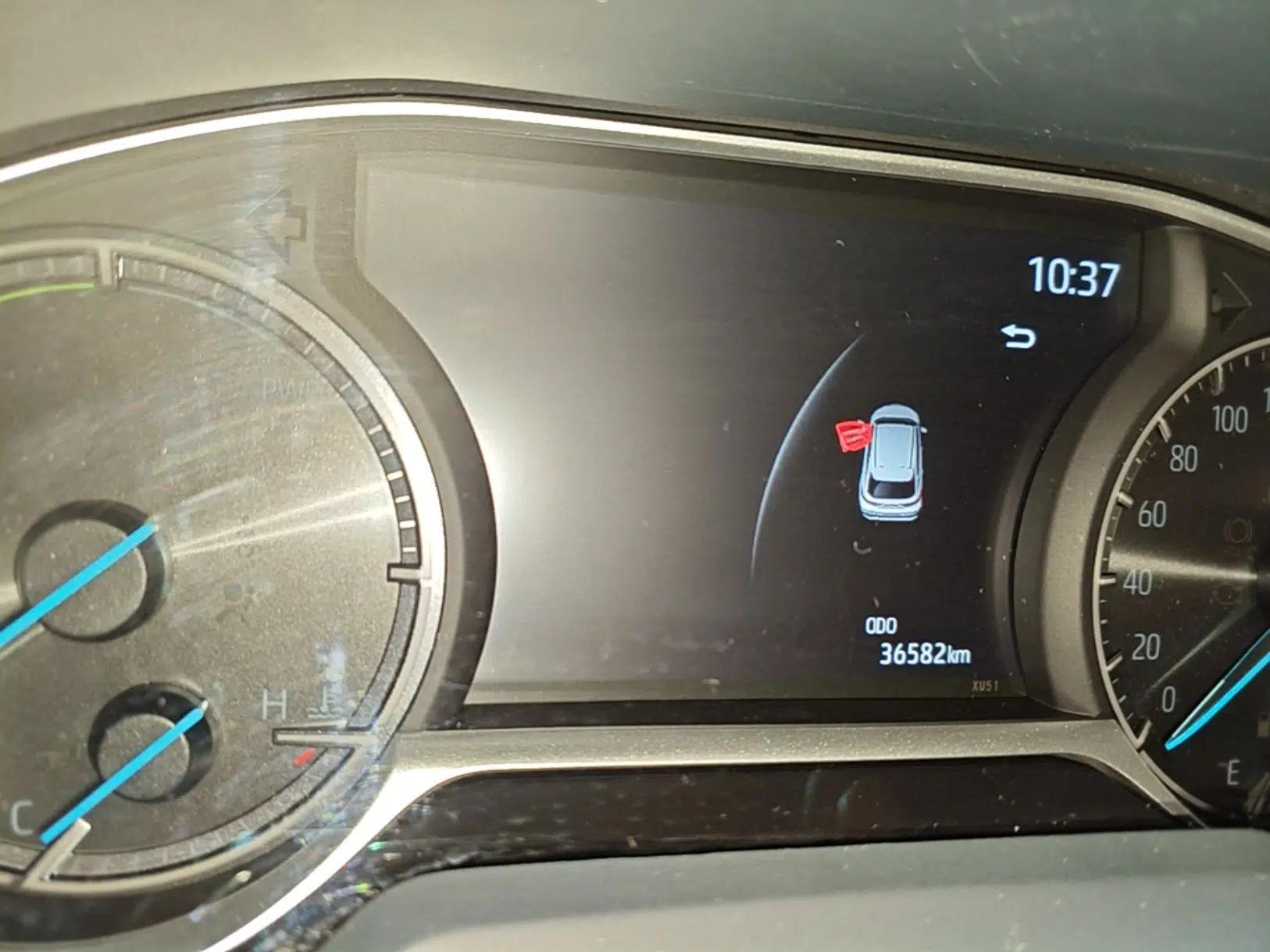 Toyota Venza 2022 Dual-Engine 2.5L CVT Two-Wheel Drive Prestige Edition — миниатюра 14