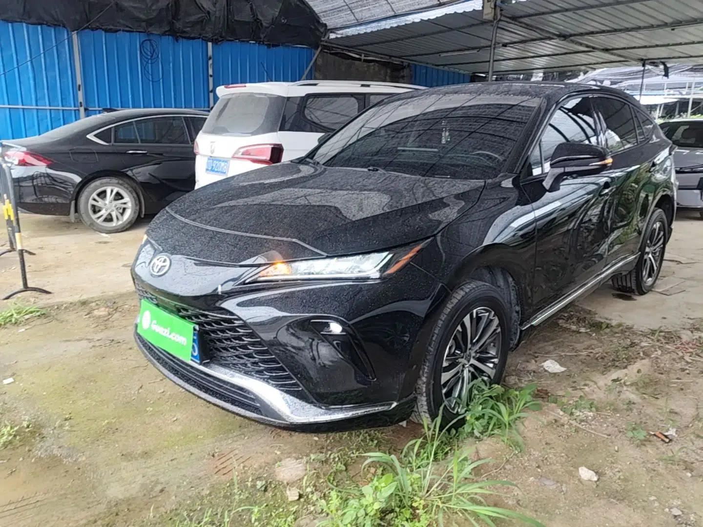 Toyota Venza 2022 2.0L CVT Two-Wheel Drive Luxury Edition — миниатюра 1