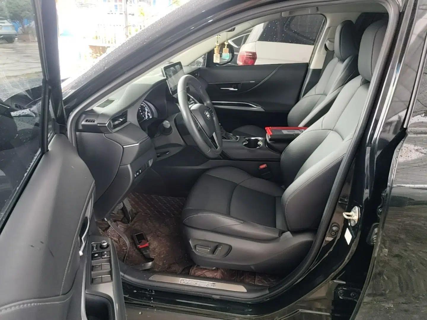 Toyota Venza 2022 2.0L CVT Two-Wheel Drive Luxury Edition — миниатюра 17