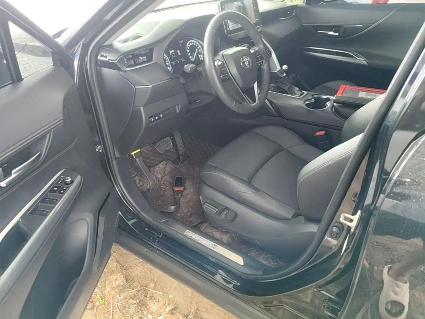 Toyota Venza 2022 2.0L CVT Two-Wheel Drive Luxury Edition — миниатюра 18