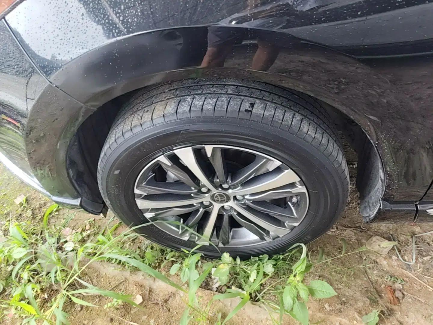 Toyota Venza 2022 2.0L CVT Two-Wheel Drive Luxury Edition — миниатюра 9