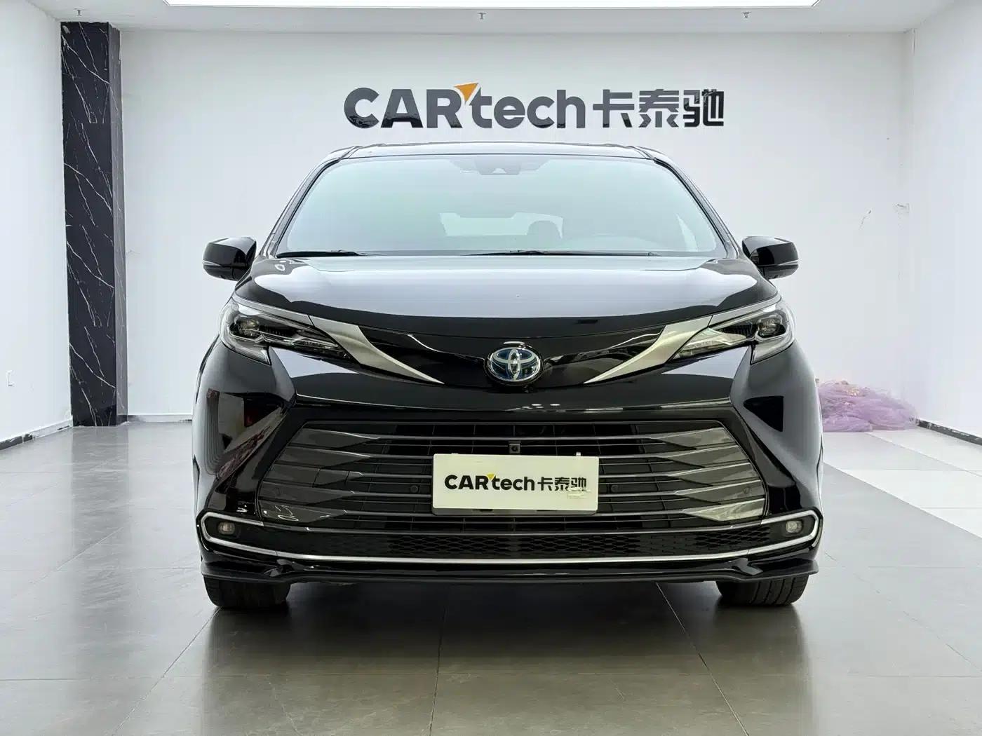 2023 Sienna 2.5L Hybrid Premium Edition — миниатюра 2