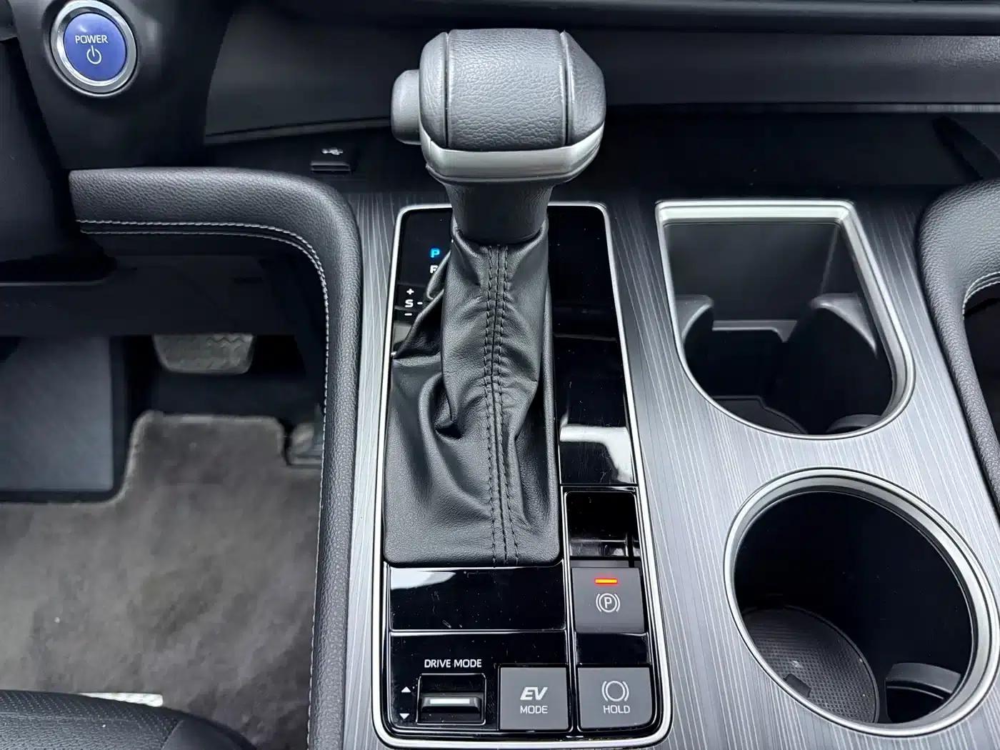 2023 Sienna 2.5L Hybrid Premium Edition — миниатюра 11