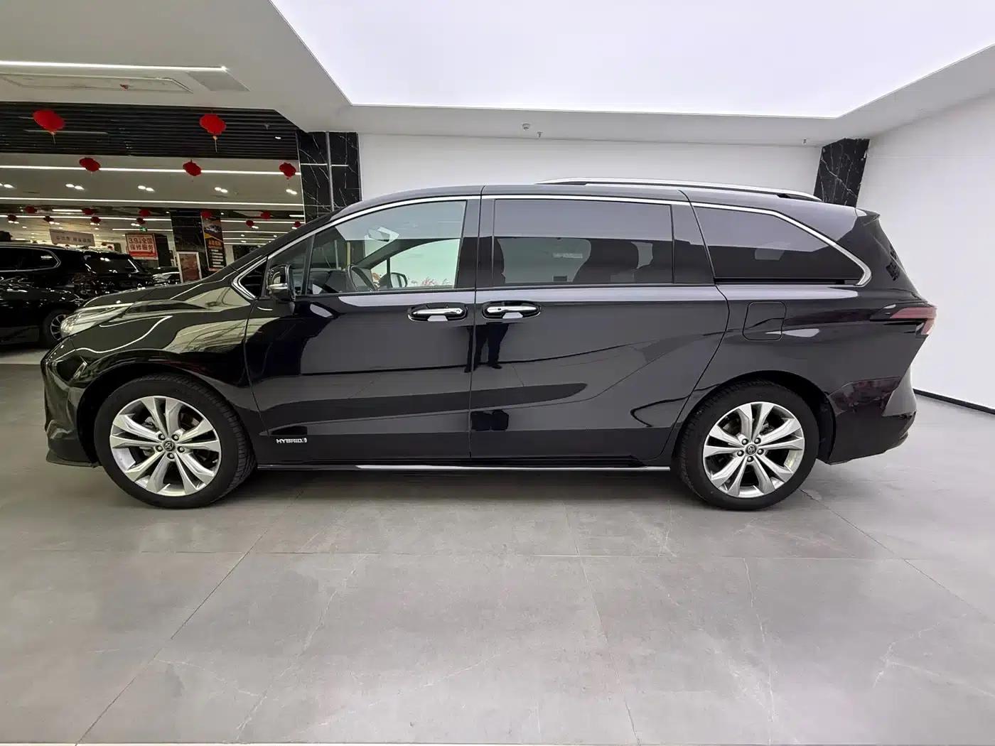 2023 Sienna 2.5L Hybrid Premium Edition — миниатюра 5