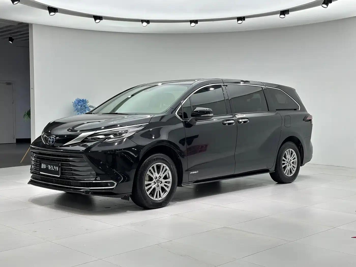 2021 Sienna 2.5L Hybrid Premium Edition — миниатюра 1