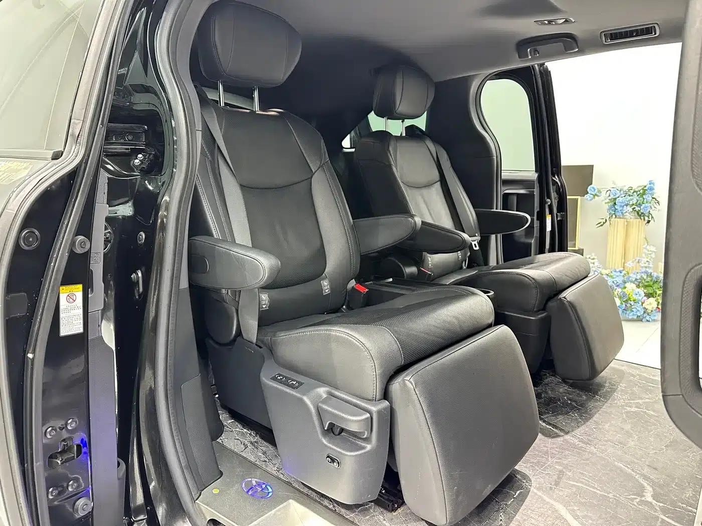 2021 Sienna 2.5L Hybrid Premium Edition — миниатюра 7