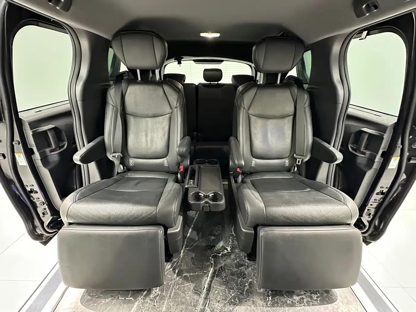 2021 Sienna 2.5L Hybrid Premium Edition — миниатюра 9