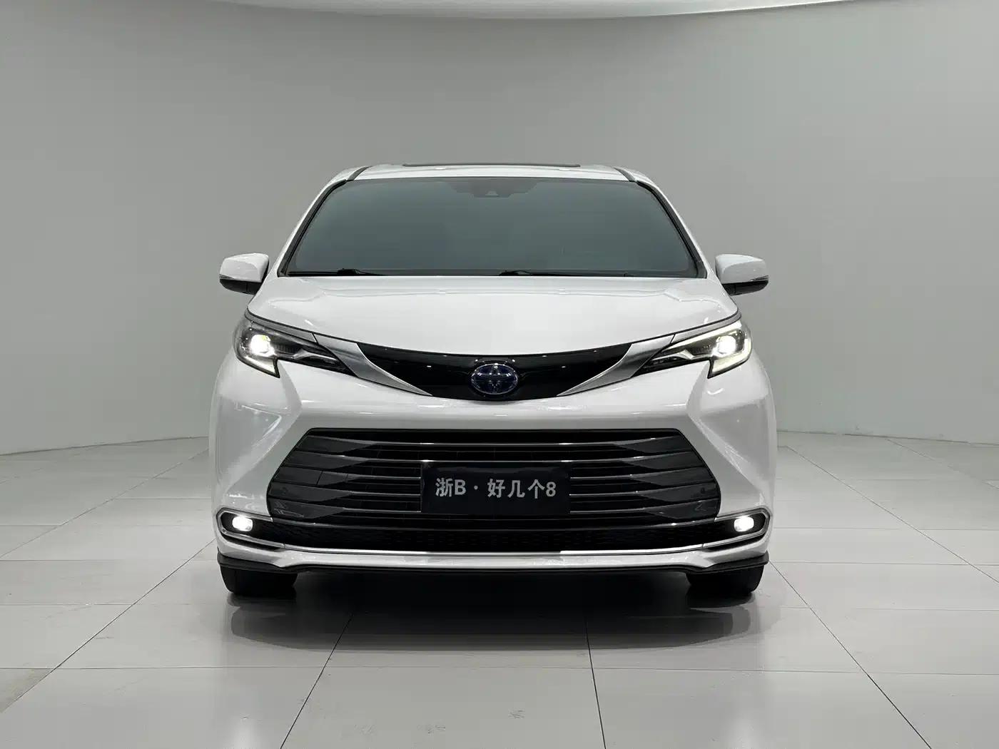 2021 Sienna 2.5L Hybrid Premium Edition — миниатюра 2